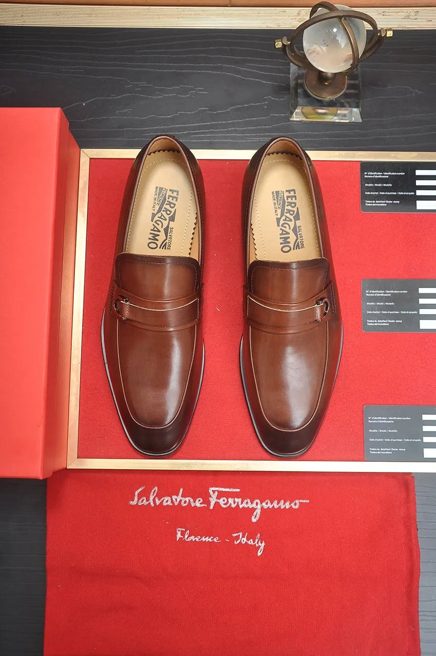 Men's shoes 💰520💶【Ferragamo/Ferragamo】The latest model in the counter. Original imported high-quality cowhide with open sides + imported 🐂 water-dyed cowhide lining + original luxury metal buckle + original combination outsole. No pressure for comparison. 38--45 (45 is custom-made and cannot be returned or exchanged)